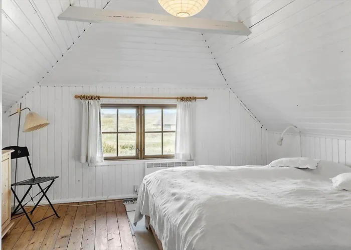 Дом отдыха 10778-ulfborg-gaffelbjergvej-61 *